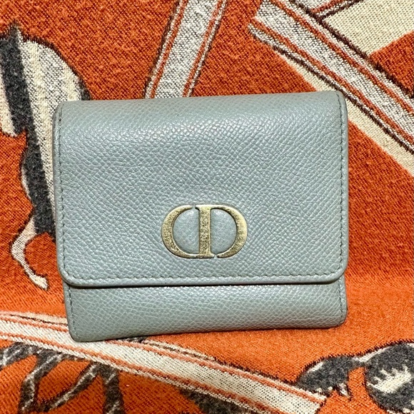 CHRISTIAN DIOR❤️🌟TEAL COMPACT WALLET⭐️ - Picture 1 of 8